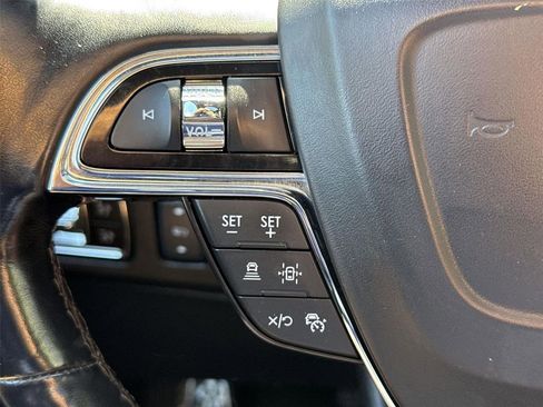 Used 2024 Lincoln Navigator Premiere image 34
