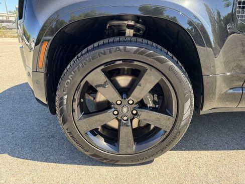 Used 2025 Land Rover Defender 110 V8 image 9