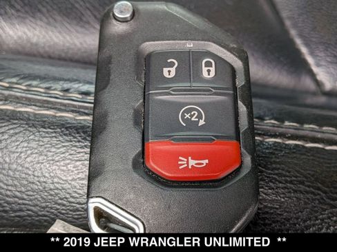 Used 2019 Jeep Wrangler Unlimited Sahara image 28