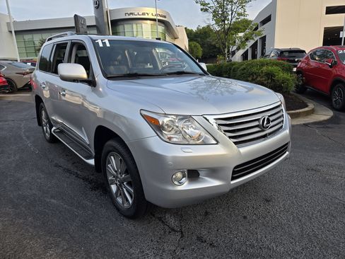 Used 2011 Lexus LX 570 4WD w/ Luxury Pkg image 8