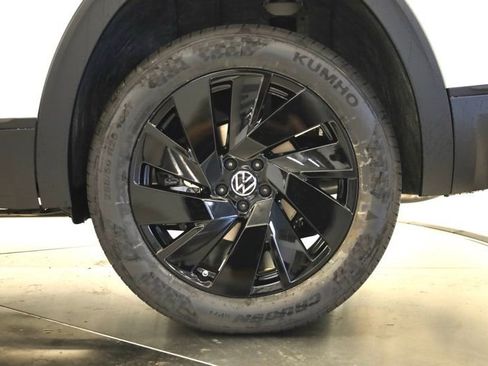 New 2026 Volkswagen Atlas SE AWD/4WD image 36