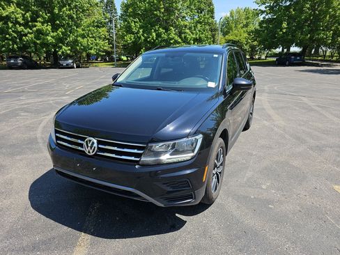 Used 2021 Volkswagen Tiguan SE AWD/4WD image 2