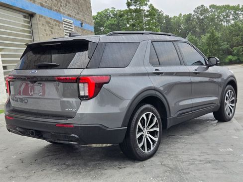 Used 2025 Ford Explorer ST-Line AWD/4WD image 7