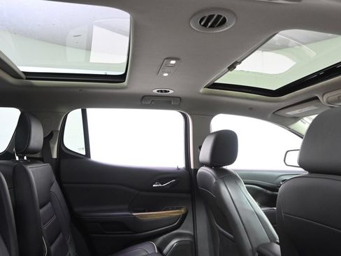 Used 2019 GMC Acadia Denali w/ Technology Package AWD/4WD image 17