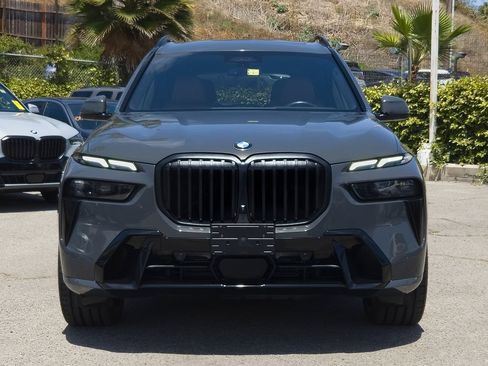 Used 2023 BMW X7 xDrive40i w/ Executive Package AWD/4WD image 3
