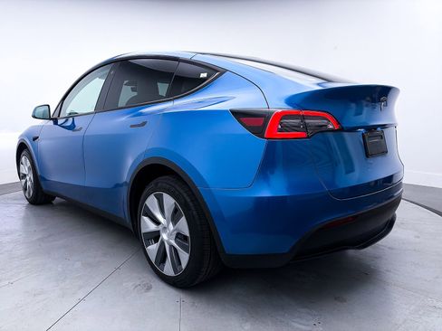 Used 2022 Tesla Model Y Long Range image 12