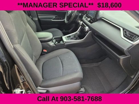 Used 2021 Toyota RAV4 LE AWD/4WD image 10