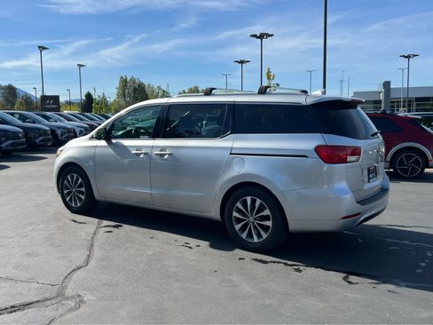 Used 2016 Kia Sedona SX image 11