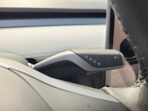 Used 2024 Tesla Model Y Long Range image 34