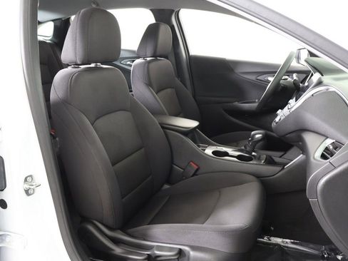 Used 2025 Chevrolet Malibu LS FWD image 30