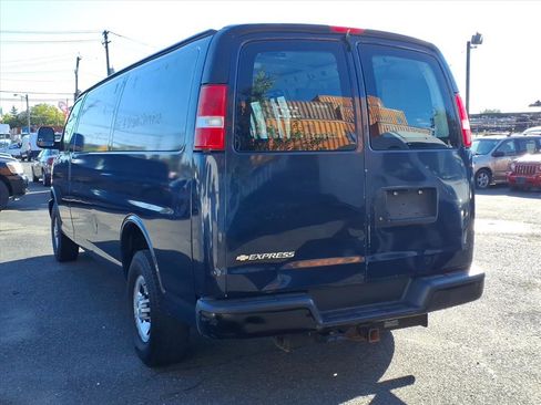 Used 2021 Chevrolet Express 3500 3500 w/ Driver Convenience Package image 4
