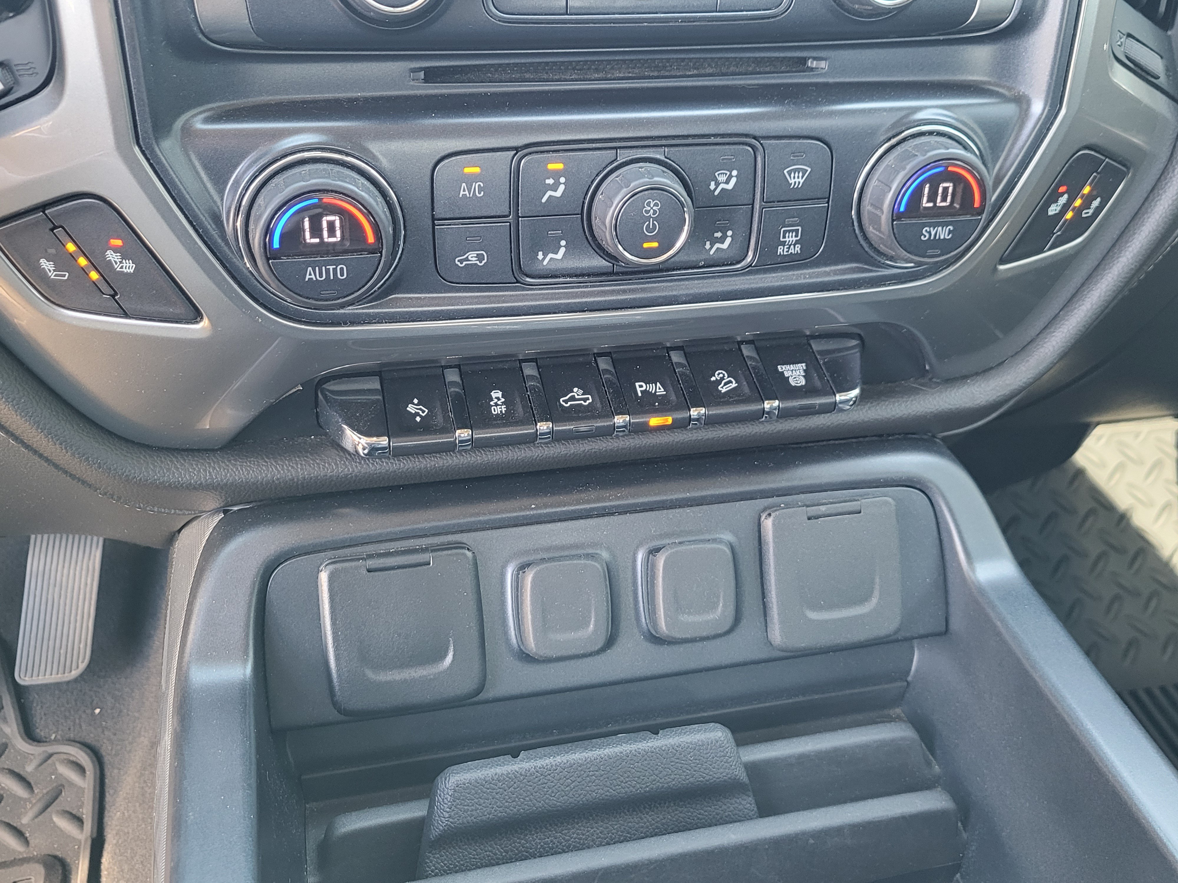 Used 2019 Chevrolet Silverado 2500 LTZ w/ Duramax Plus Package AWD/4WD image 20