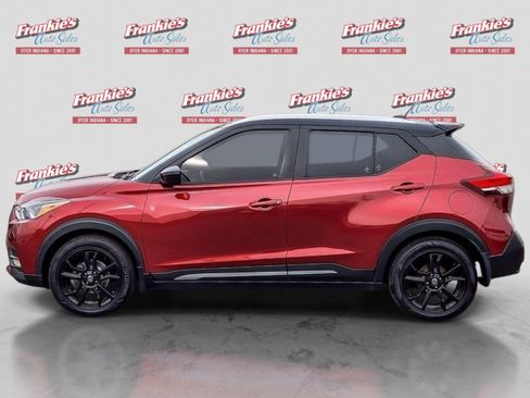 Used 2020 Nissan Kicks SR w/ SR Premium Package FWD image 2