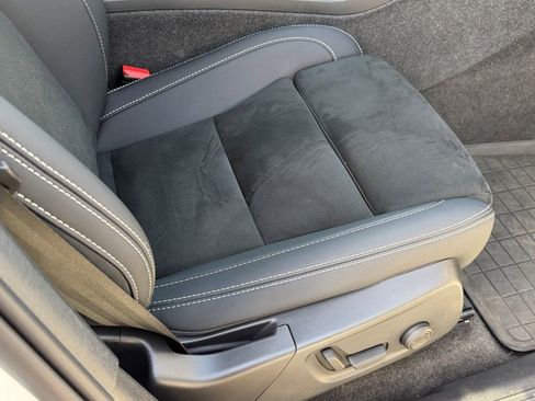 Certified 2023 Volvo C40 P8 Recharge Ultimate w/ Protection Package Premier image 15