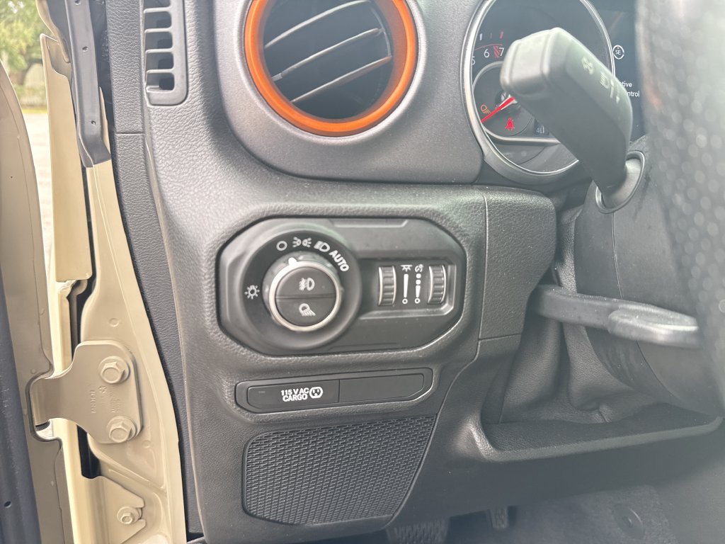 Used 2020 Jeep Gladiator Mojave AWD/4WD image 18
