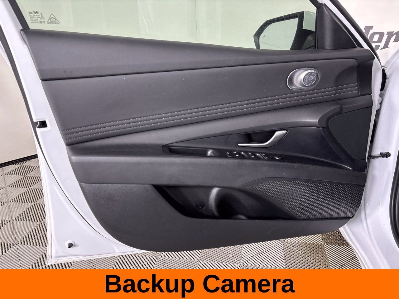 Used 2025 Hyundai Elantra SEL FWD image 11