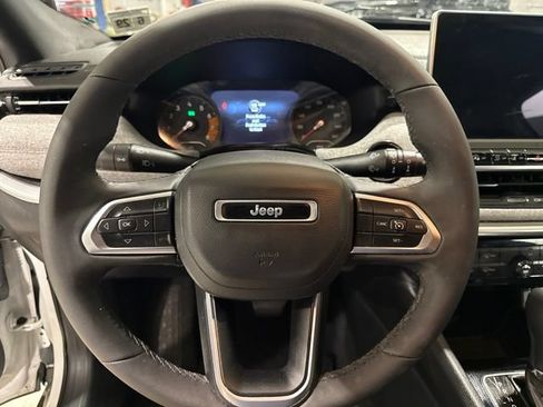 Used 2024 Jeep Compass Latitude AWD/4WD image 13