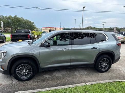 Used 2025 GMC Acadia Elevation FWD image 4