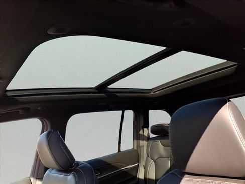New 2025 Jeep Grand Cherokee Limited AWD/4WD image 15
