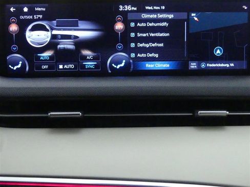 Used 2023 Genesis GV70 2.5T w/ Advanced Package image 18