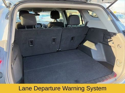 Used 2022 GMC Terrain SLE w/ Driver Convenience Package image 18