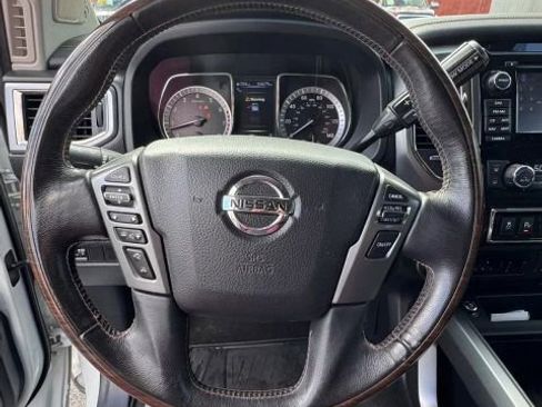 Used 2018 Nissan Titan Platinum Reserve w/ Platinum Utility Package AWD/4WD image 11