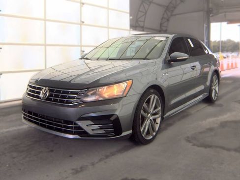Used 2018 Volkswagen Passat 2.0T R-Line FWD image 2
