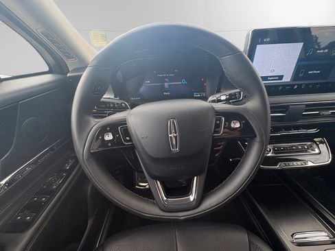 Used 2024 Lincoln Corsair Grand Touring AWD/4WD image 12