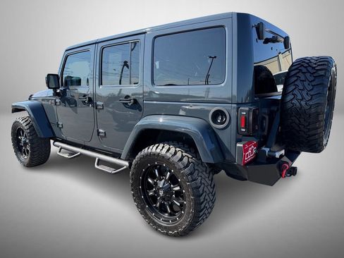 Used 2016 Jeep Wrangler Unlimited Rubicon w/ Connectivity Group image 4