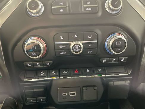 Used 2021 GMC Sierra 1500 SLT AWD/4WD image 19