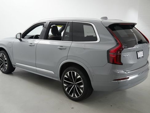 New 2026 Volvo XC90 T8 Plus w/ Protection Package Premier AWD/4WD image 7