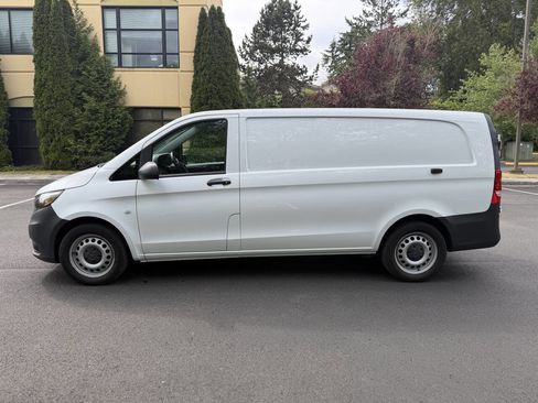 Used 2018 Mercedes-Benz Metris image 12