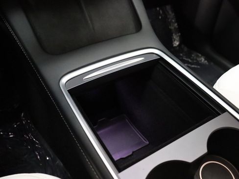 Used 2021 Tesla Model Y Long Range image 36