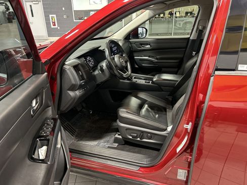 Certified 2023 Nissan Pathfinder SL image 13