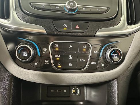 Used 2024 Chevrolet Equinox LT image 27