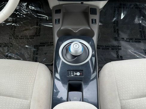 Used 2012 Nissan Leaf SL image 32