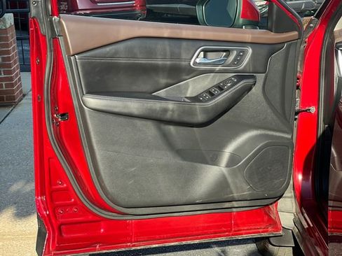 Used 2021 Nissan Rogue SL image 10