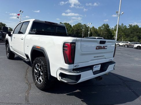 Used 2024 GMC Sierra 2500 AT4 w/ AT4 Premium Plus Package AWD/4WD image 7
