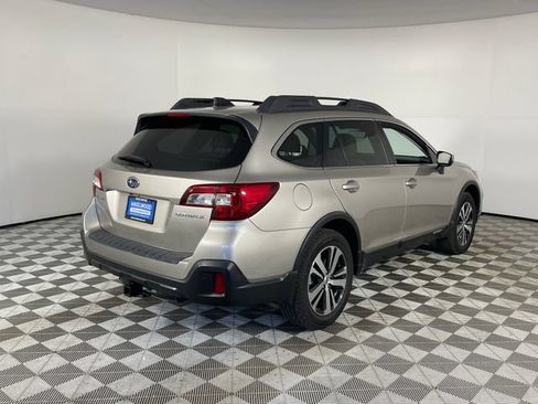 Used 2018 Subaru Outback 2.5i Limited AWD/4WD image 15