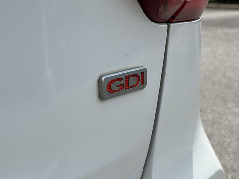 Used 2015 Kia Sorento LX image 10