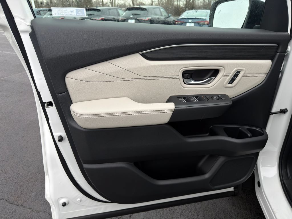 New 2026 Honda Pilot Touring image 19