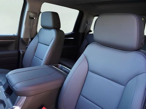 New 2026 GMC Sierra 1500 SLT image 13