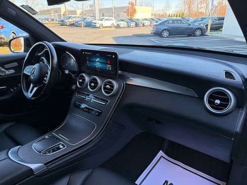 Used 2022 Mercedes-Benz GLC 300 4MATIC image 15
