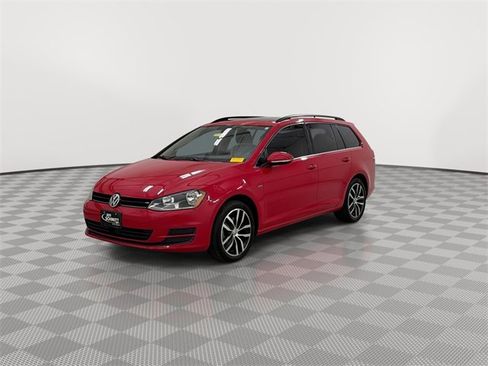 Used 2016 Volkswagen Golf Limited Edition image 4
