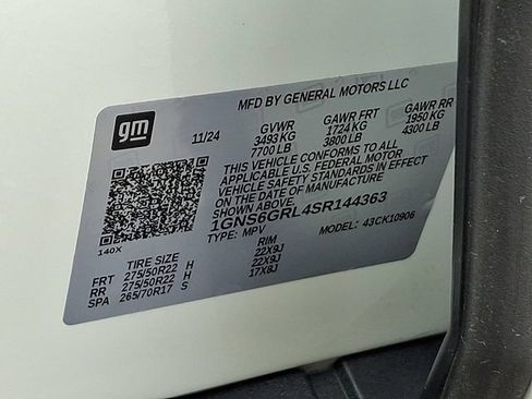 Used 2025 Chevrolet Suburban High Country AWD/4WD image 30