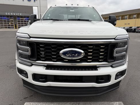 New 2026 Ford F450 Platinum w/ FX4 Off-Road Package image 2