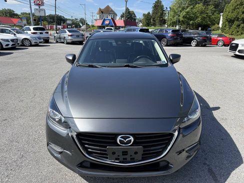 Used 2018 MAZDA MAZDA3 Touring FWD image 2