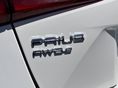Used 2019 Toyota Prius LE w/ Preferred Accessory Package AWD/4WD image 31
