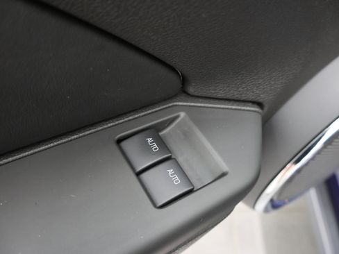 Used 2010 Ford Mustang GT Premium RWD image 35