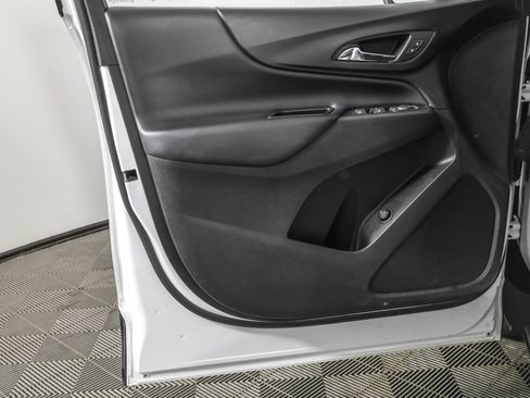 Used 2018 Chevrolet Equinox LT image 35